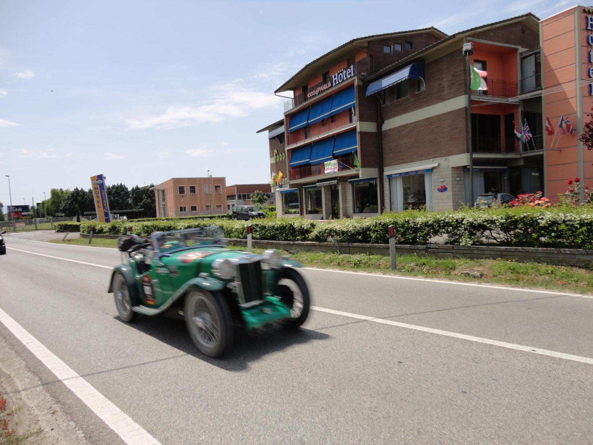 1000 Miglia Monteroni dʼArbia Exterior foto