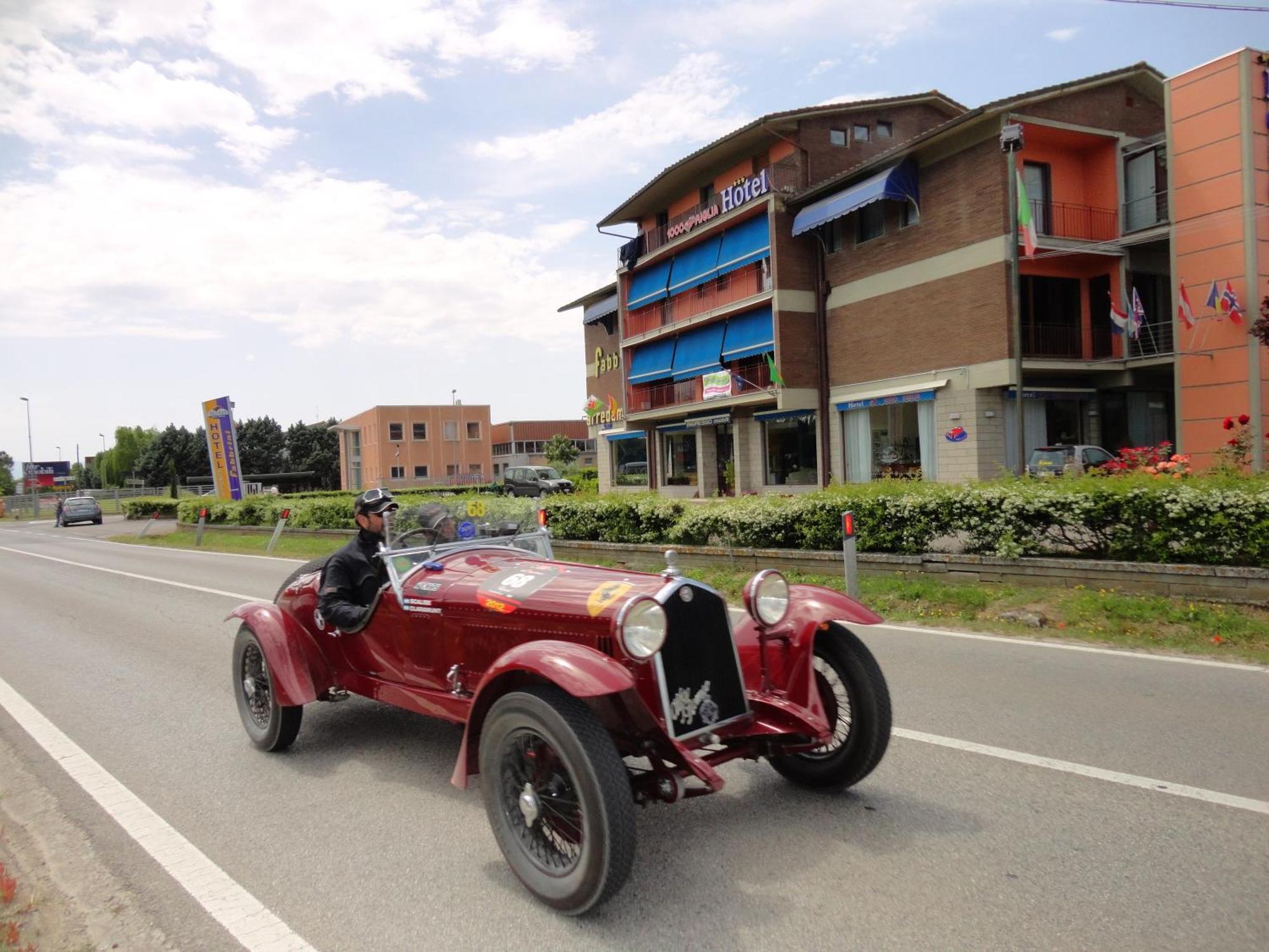 1000 Miglia Monteroni dʼArbia Exterior foto